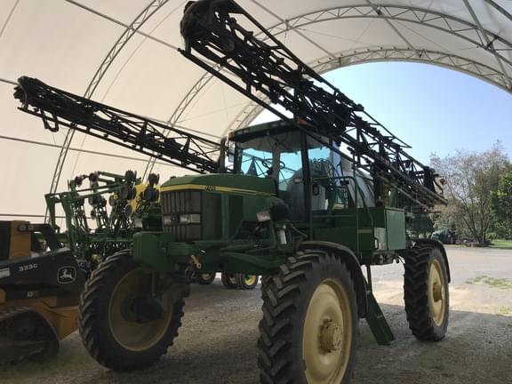 Image of John Deere 4710 Primary image