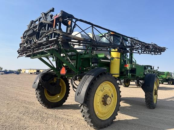 Image of John Deere 4710 equipment image 3