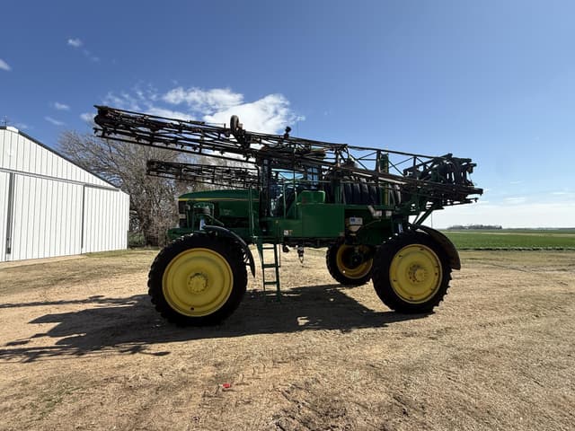 Image of John Deere 4710 equipment image 1