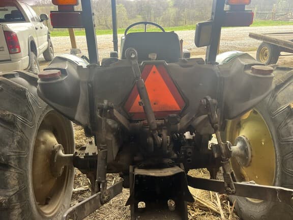 Image of John Deere 5105 equipment image 4