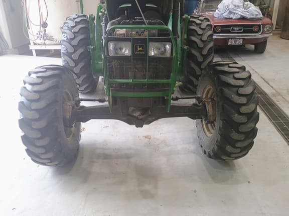 Image of John Deere 5105 equipment image 4