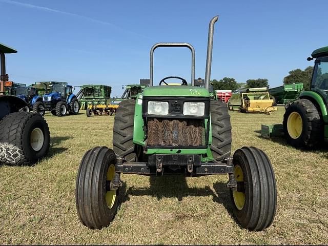 Image of John Deere 5205 equipment image 3