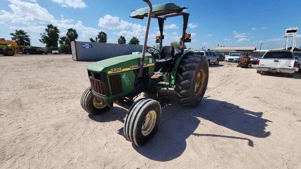 Image of John Deere 5205 Primary image