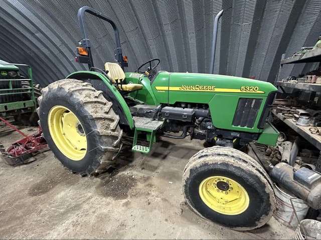 Image of John Deere 5320 equipment image 3