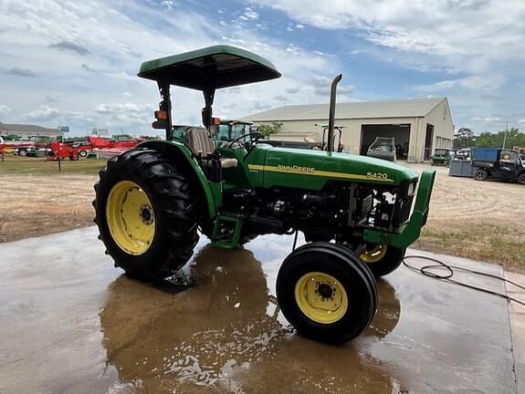 Image of John Deere 5420 equipment image 1