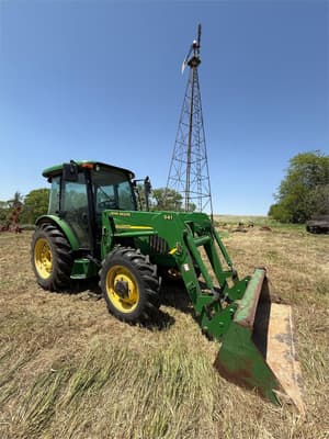 2001 John Deere 5520 Image
