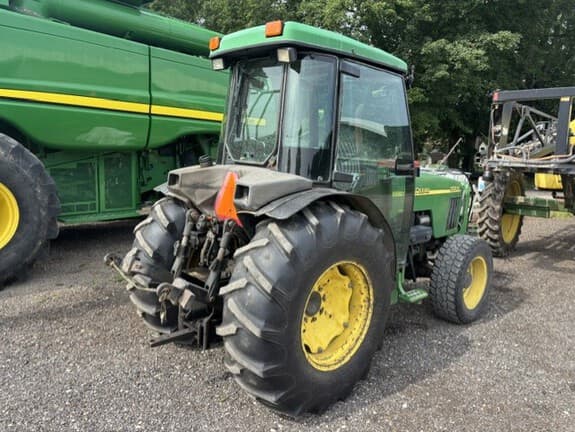 Image of John Deere 5520N equipment image 2
