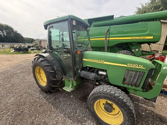 2001 John Deere 5520N Equipment Image0