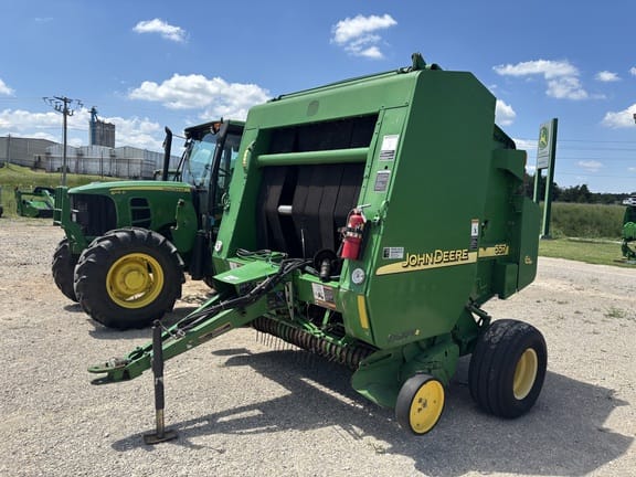 2001 John Deere 557 Equipment Image0