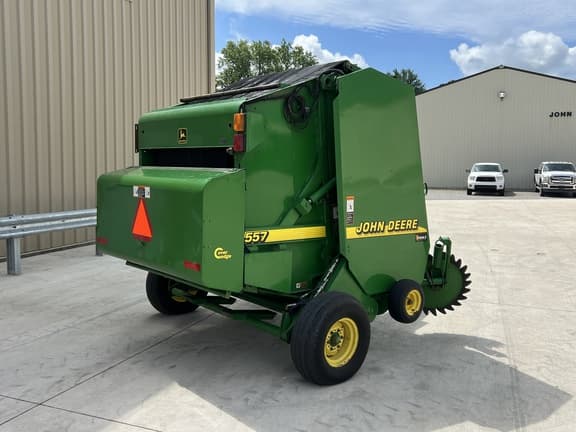 Image of John Deere 557 equipment image 3