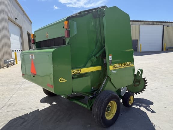 Image of John Deere 557 equipment image 2