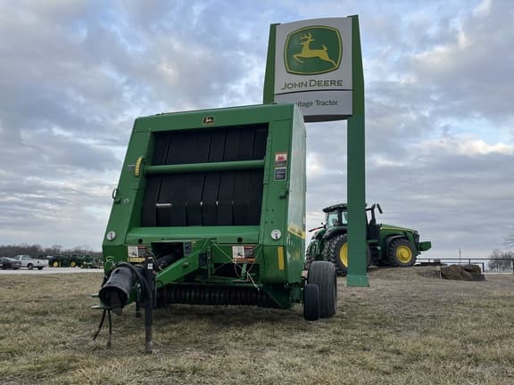 Image of John Deere 567 equipment image 1