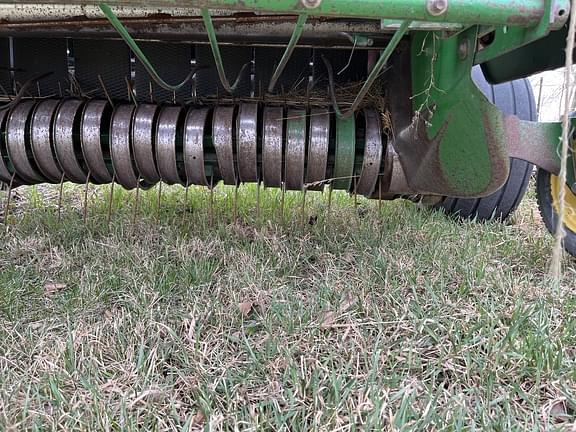 Image of John Deere 567 equipment image 2
