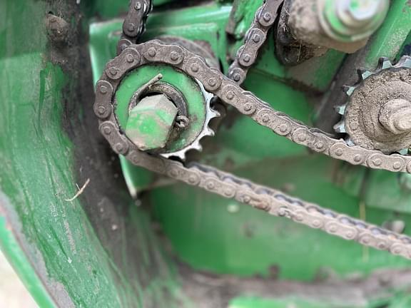 Image of John Deere 567 equipment image 1