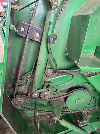 Image of John Deere 567 MegaWide equipment image 2