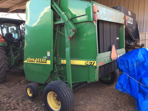 2001 John Deere 567 Image