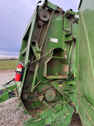 Image of John Deere 567 MegaWide equipment image 1