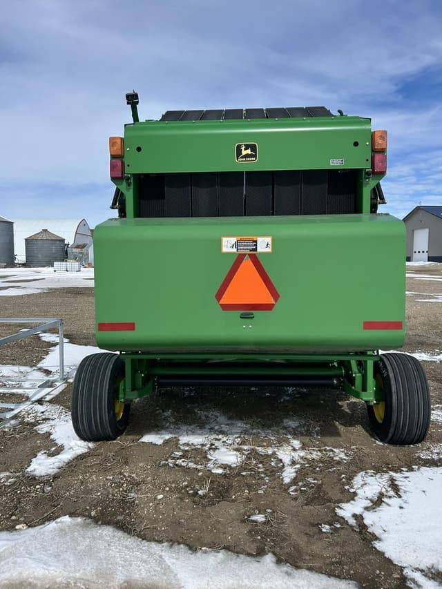 Image of John Deere 567 MegaWide equipment image 3