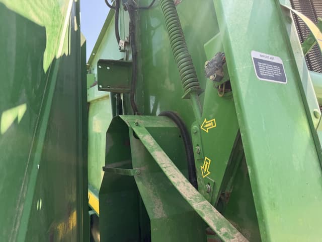 Image of John Deere 567 equipment image 4