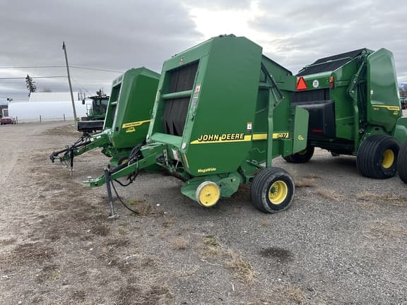 Image of John Deere 567 MegaWide equipment image 1