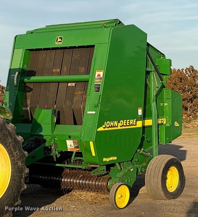 Image of John Deere 567 equipment image 1