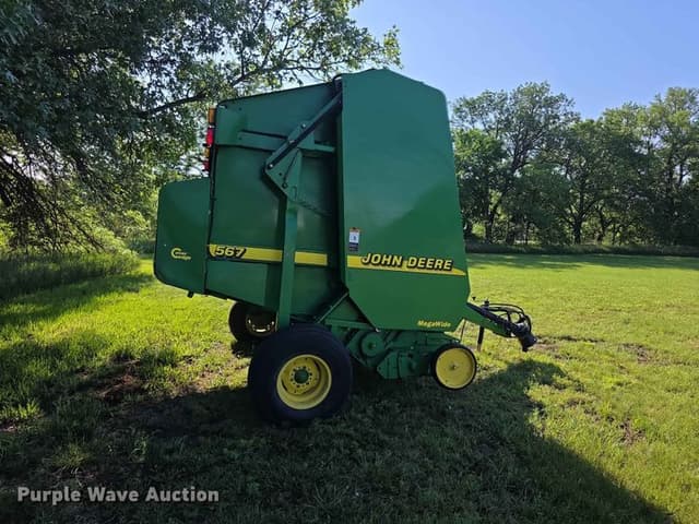 Image of John Deere 567 equipment image 3
