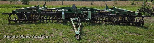 Image of John Deere 630 equipment image 1