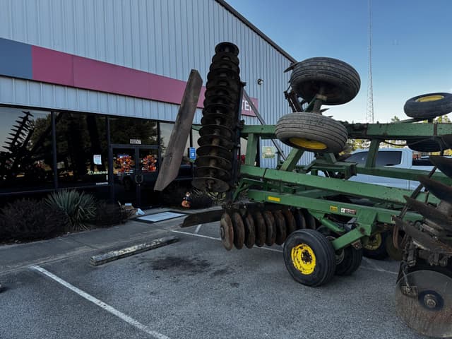 Image of John Deere 637 equipment image 3