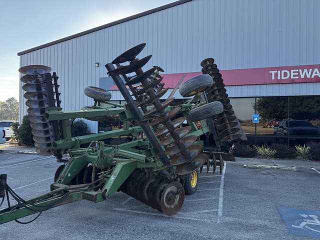 Image of John Deere 637 equipment image 2