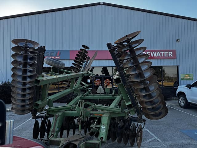 Image of John Deere 637 equipment image 1