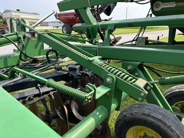 Image of John Deere 637 equipment image 4