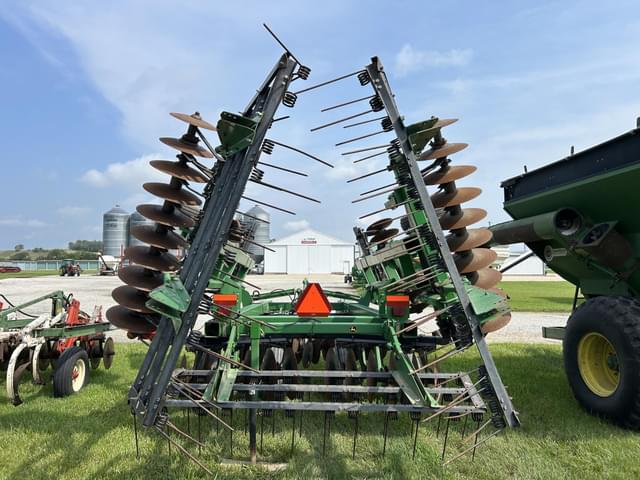 Image of John Deere 637 equipment image 2