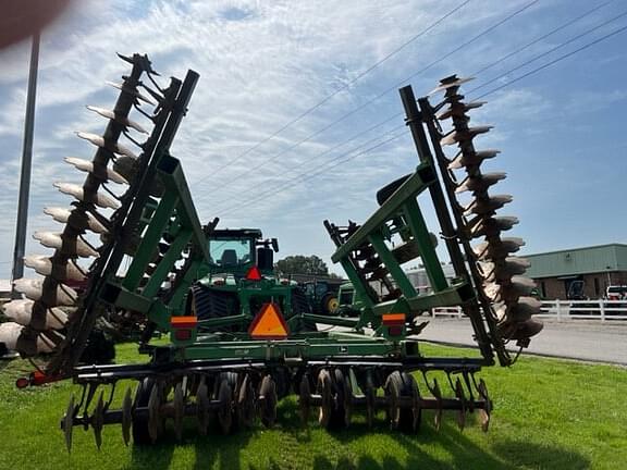 Image of John Deere 637 equipment image 2