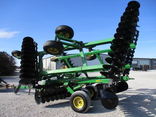 Image of John Deere 637 equipment image 4