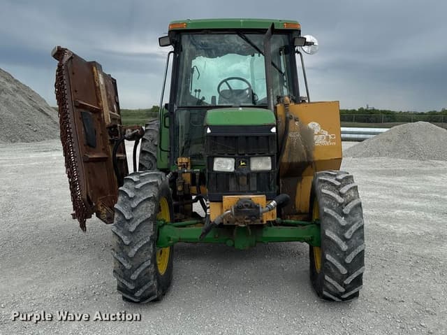 Image of John Deere 6405 equipment image 1