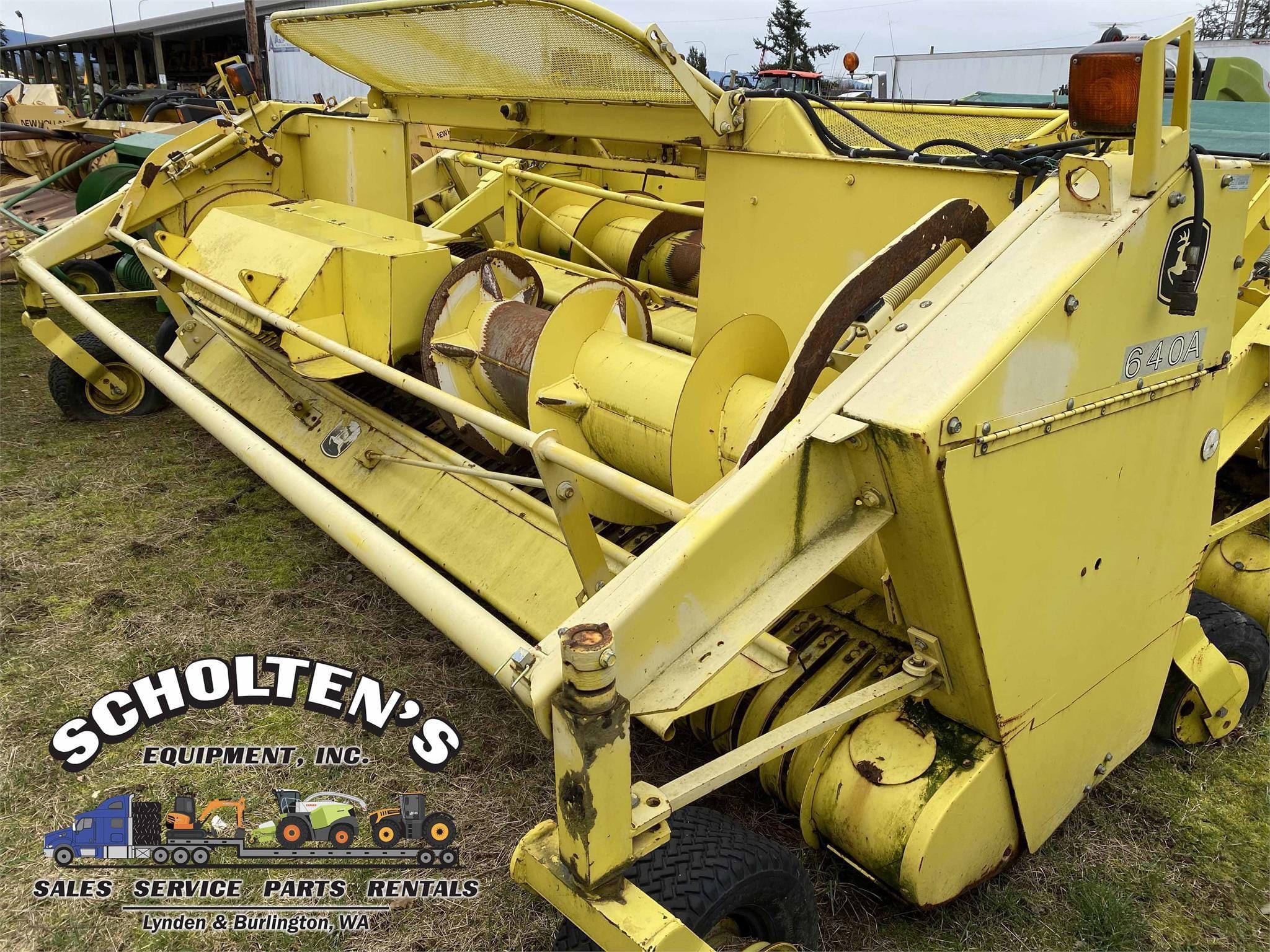 2001 John Deere 640A Equipment Image0