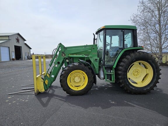 Main image John Deere 6410