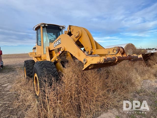 Image of John Deere 644H equipment image 4