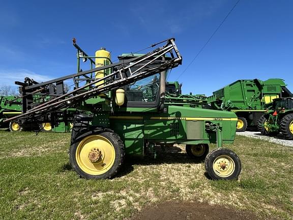 Image of John Deere 6700 equipment image 2
