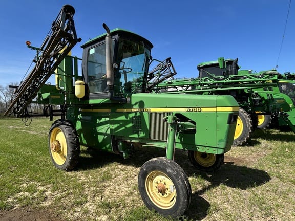 2001 John Deere 6700 Equipment Image0