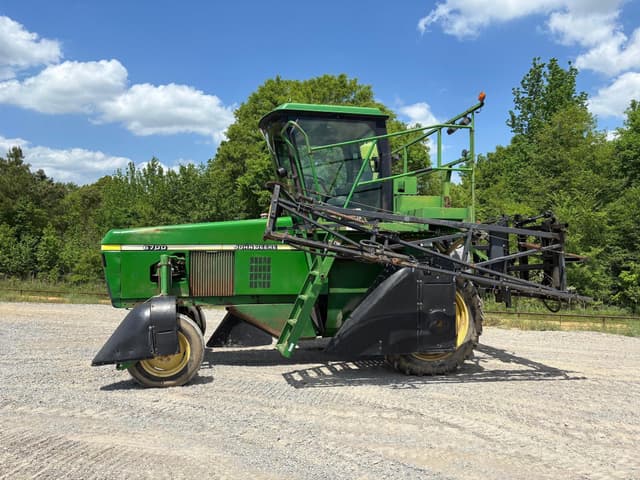 Image of John Deere 6700 equipment image 2