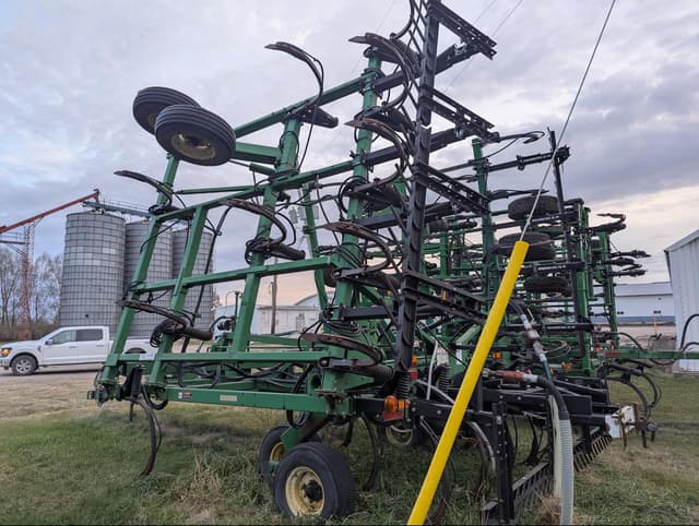 Image of John Deere 680 equipment image 3