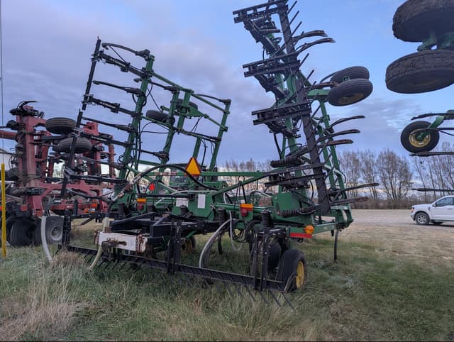 Image of John Deere 680 equipment image 4