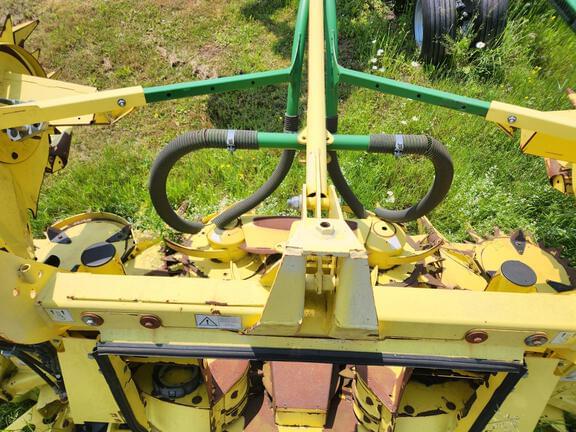 Image of John Deere 6850 equipment image 4
