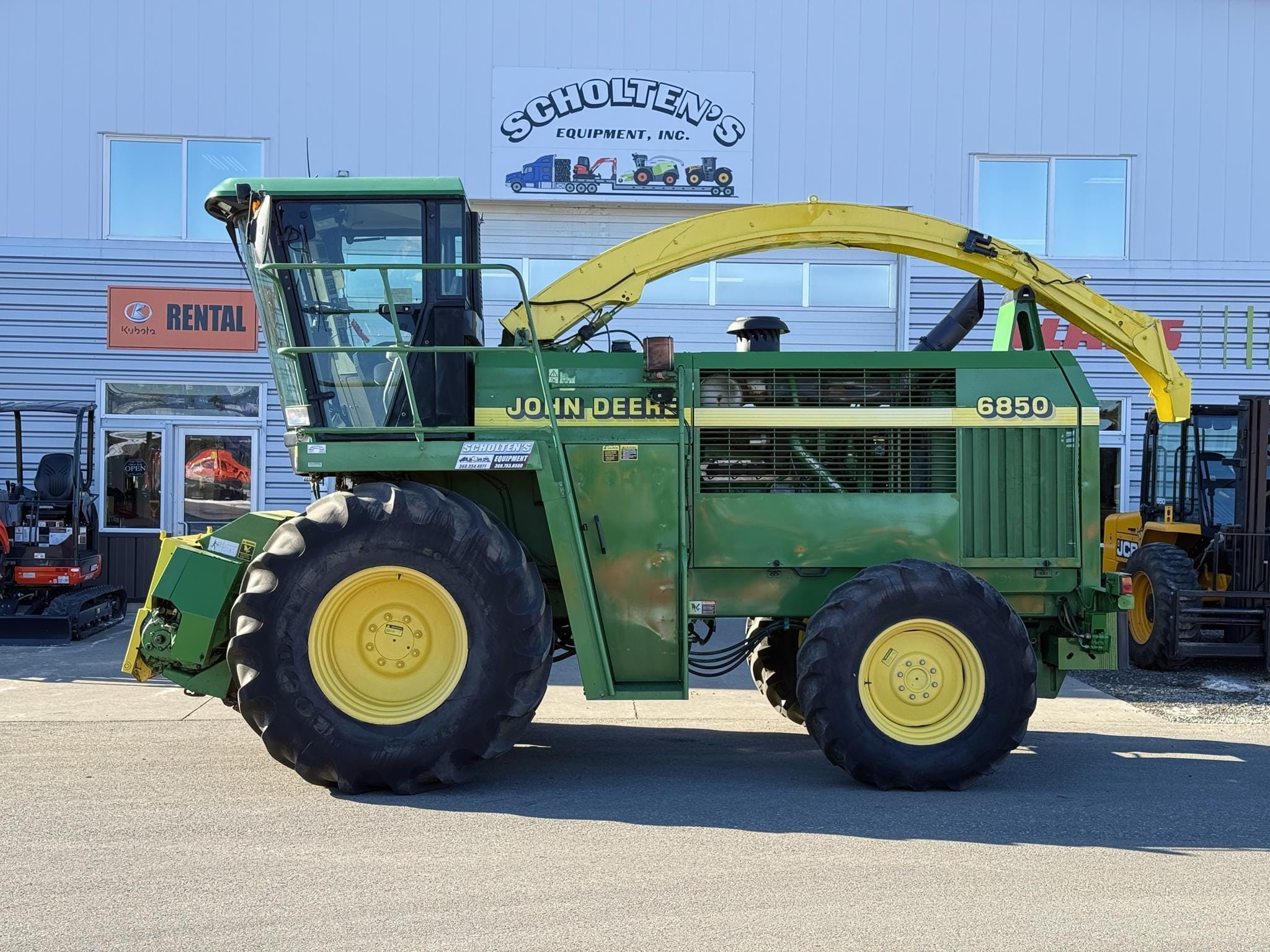 2001 John Deere 6850 Equipment Image0