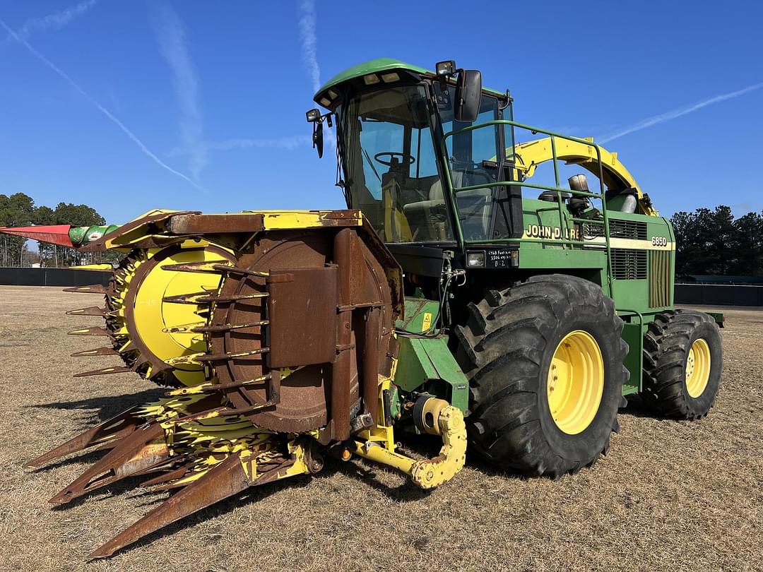 Image of John Deere 6850 Primary image