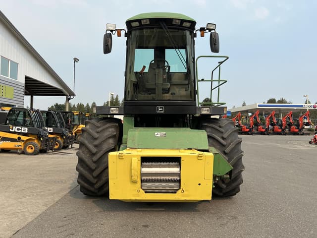 Image of John Deere 6850 equipment image 2