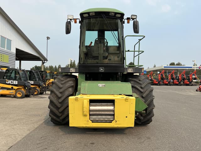 Image of John Deere 6850 equipment image 2