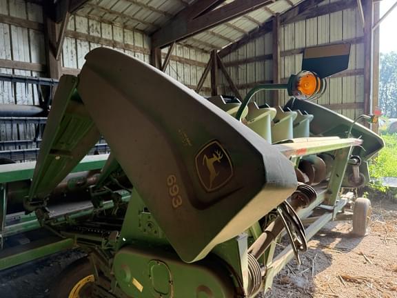 Image of John Deere 693 Primary image