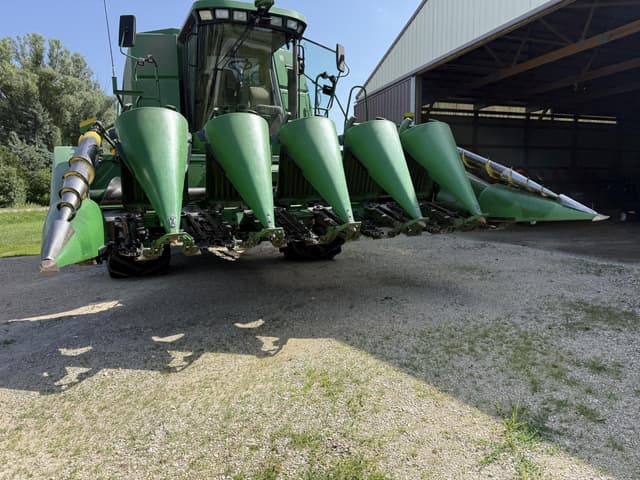 Image of John Deere 693 equipment image 4